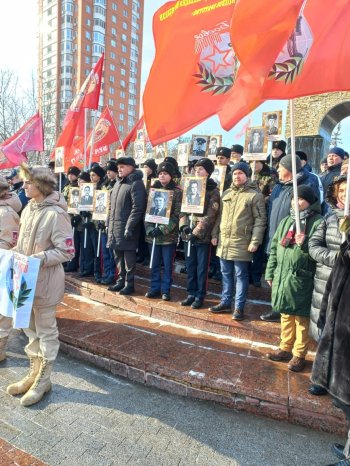 Митинг у мемориала "Афганские ворота"