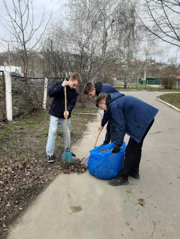 11К класс на субботнике