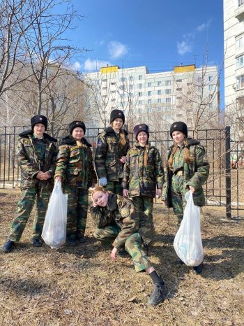 Уборка пришкольной территории